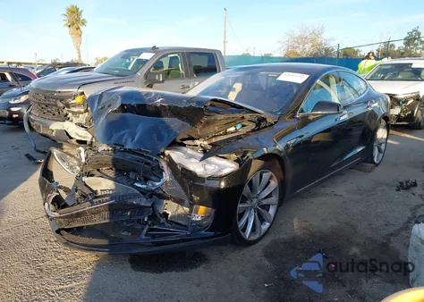 2014 Tesla Model S из США, поврежденный, VIN 5YJSA1S14EFP47546